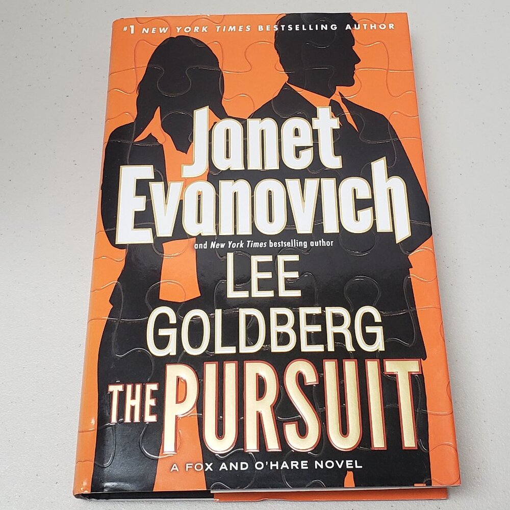 Janet Evanovich The Pursuit Hardcover Book